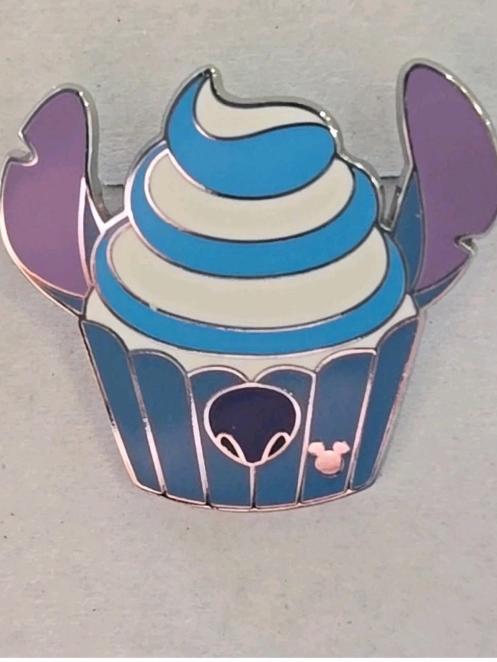 Disney Stitch Cupcake Pin Wave A Hidden Mickey mystery pin diamond back WDW 2026